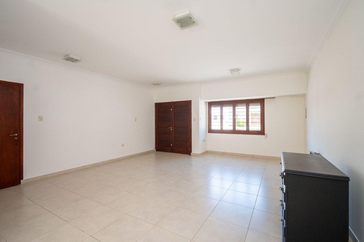 Foto de Ubicacion Inmejorable Casa 3 dorm. y patio, imagen 3