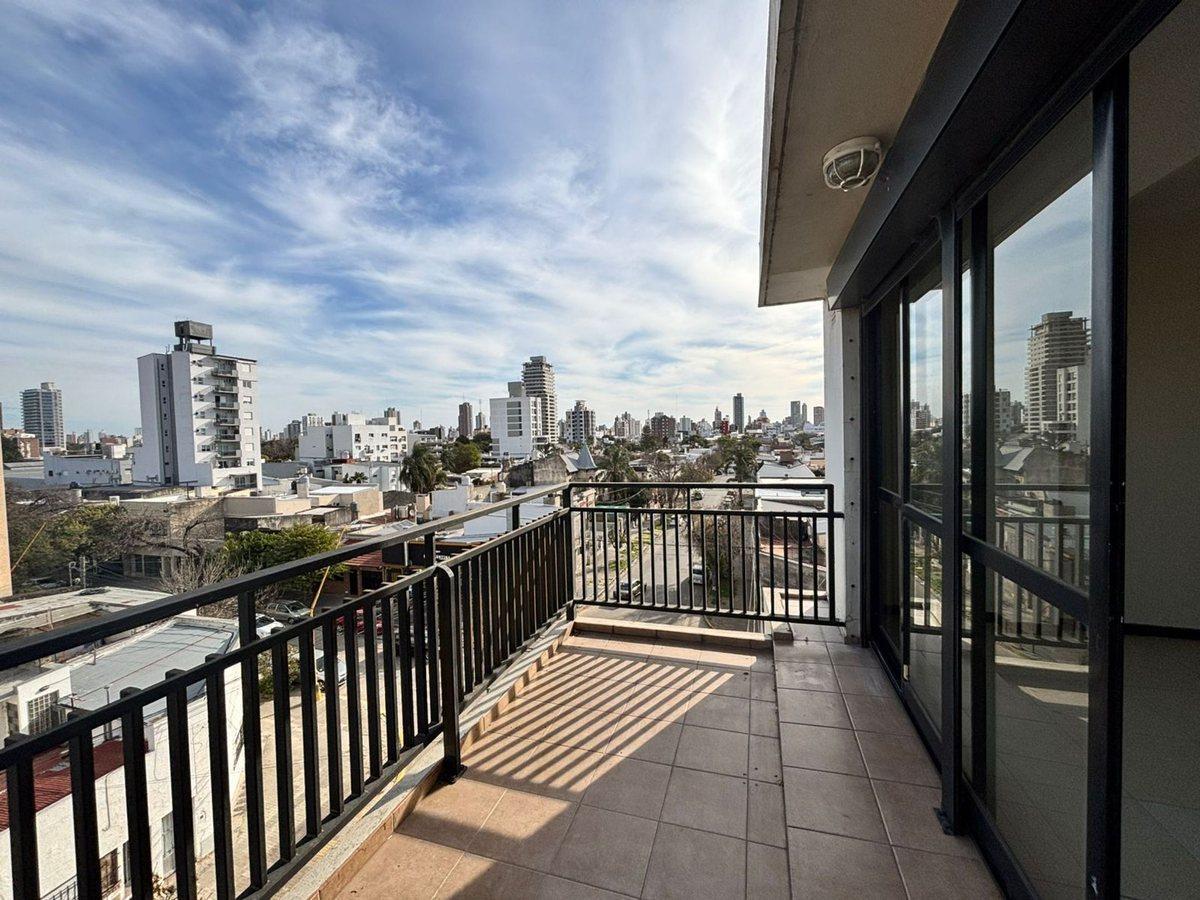 Foto de Depto de 2 dorm + balcón con asador en Candioti, imagen 5