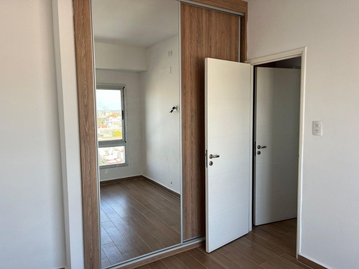 Foto de DEPTO 1 DORMITORIO CON COCHERA PISO 8 VISTA ESTE, imagen 3