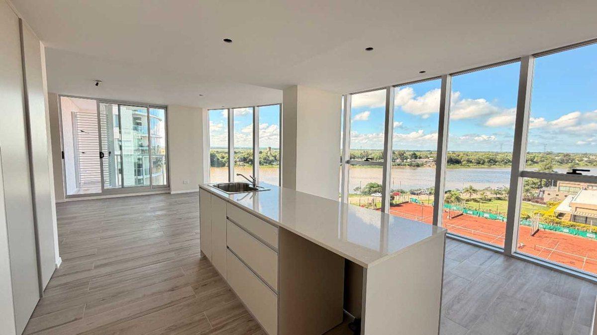 Foto de SE VENDE SEMIPISO DE 4 DORM EN AMARRAS CENTER, imagen 1