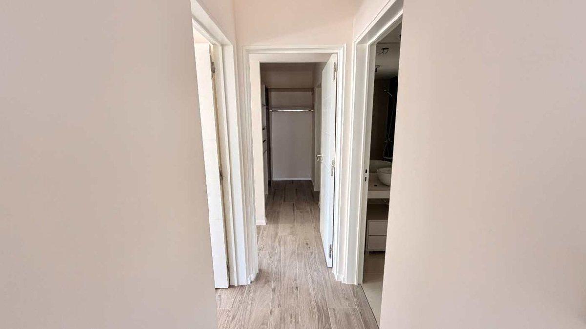 Foto de SE VENDE SEMIPISO DE 4 DORM EN AMARRAS CENTER, imagen 2