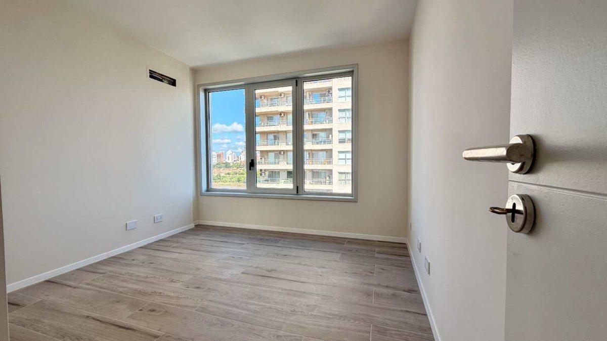 Foto de SE VENDE SEMIPISO DE 4 DORM EN AMARRAS CENTER, imagen 4