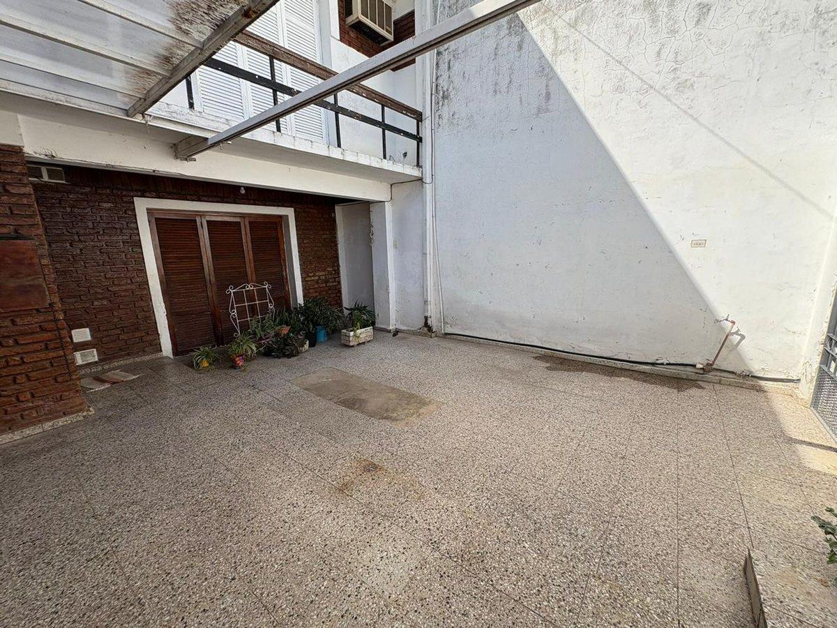 Foto de VENTA CASA INTERNA SARGENTO CABRAL, 3 DORM + PATIO, imagen 4