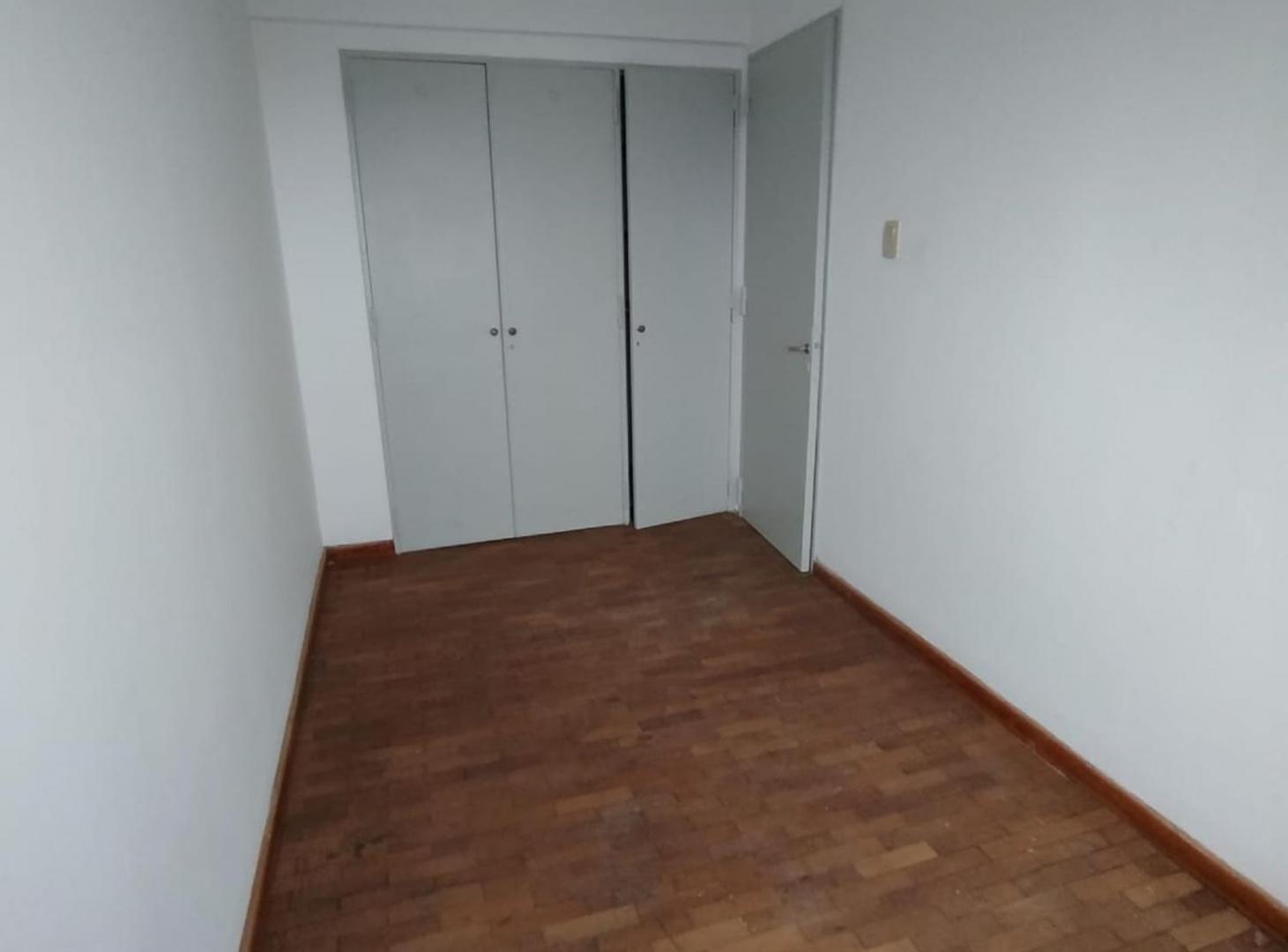 Foto de Dpto renovado amplias dimensiones 3 Dorm., imagen 5