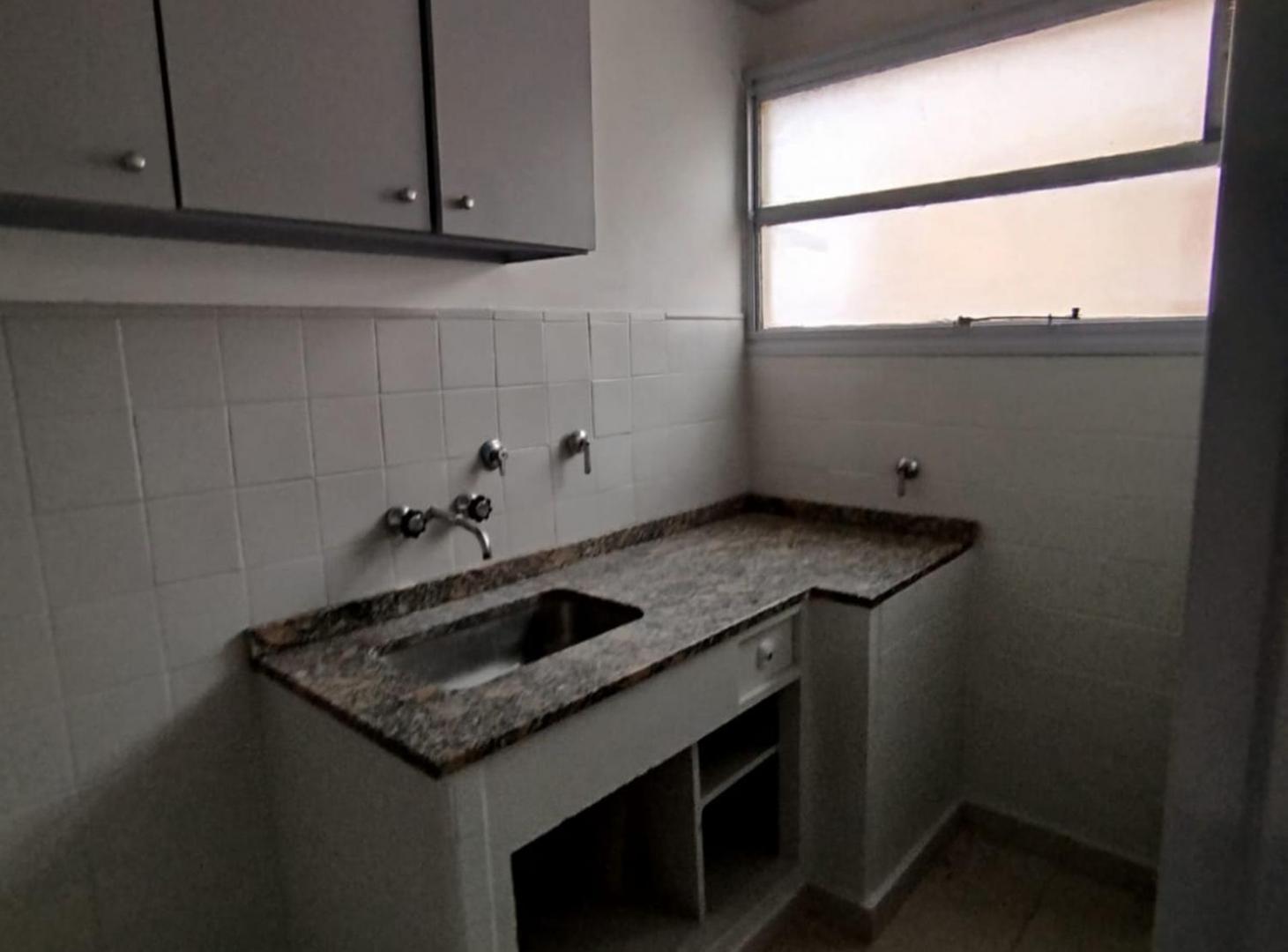 Foto de Dpto renovado amplias dimensiones 3 Dorm., imagen 3