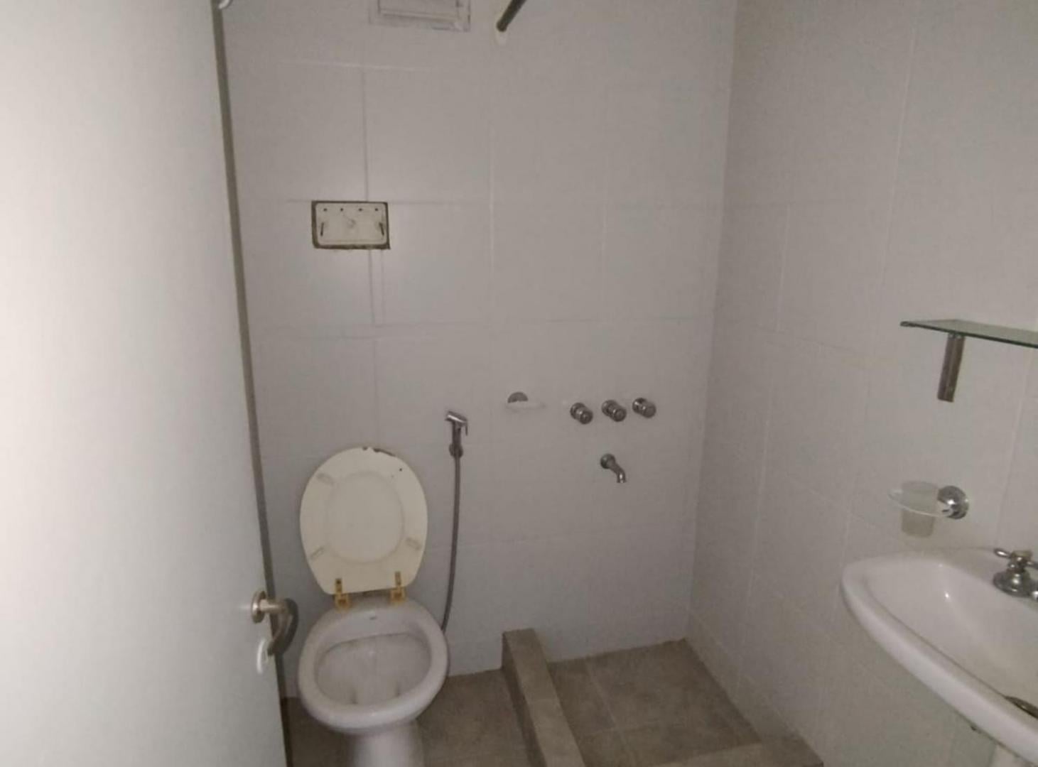 Foto de Dpto renovado amplias dimensiones 3 Dorm., imagen 4