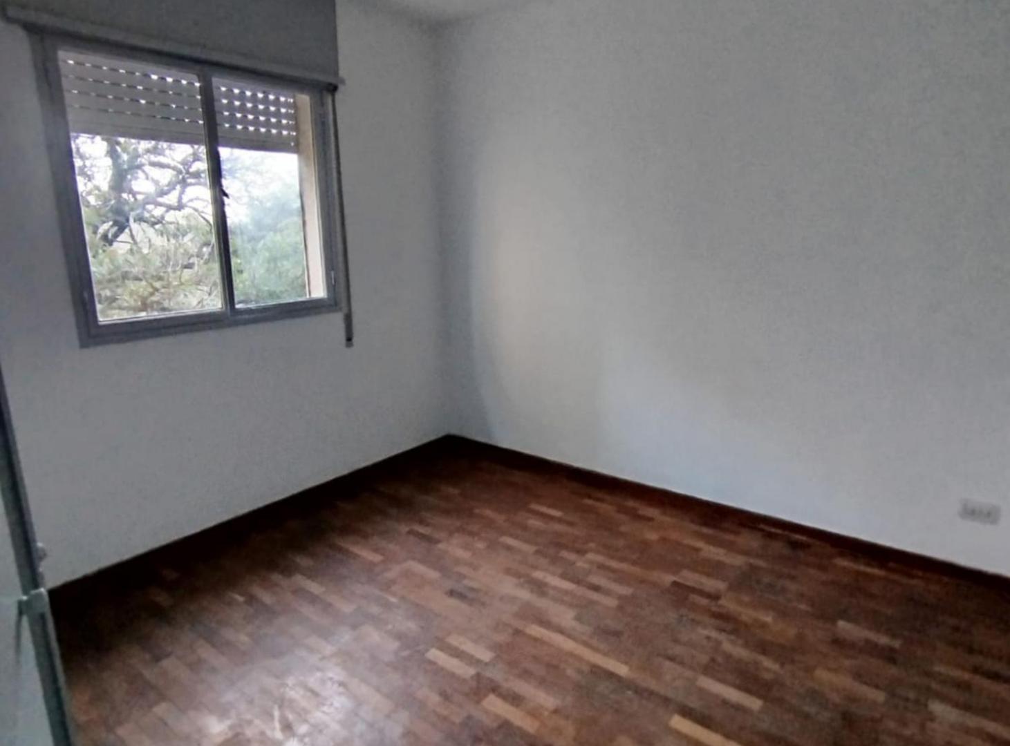 Foto de Dpto renovado amplias dimensiones 3 Dorm., imagen 1