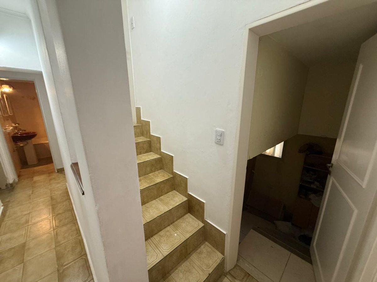 Foto de Venta casa barrio Constituyentes, cochera y patio, imagen 3