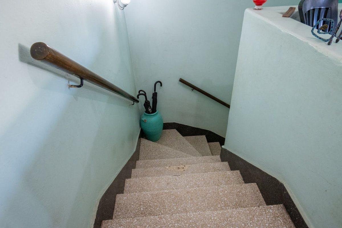 Foto de VENTA PLANTA ALTA DE 2 DORMITORIOS SOBRE AVENIDA, imagen 5