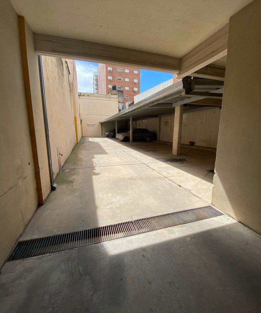 Foto de COCHERA A METROS DE BV PELLEGRINI, imagen 3