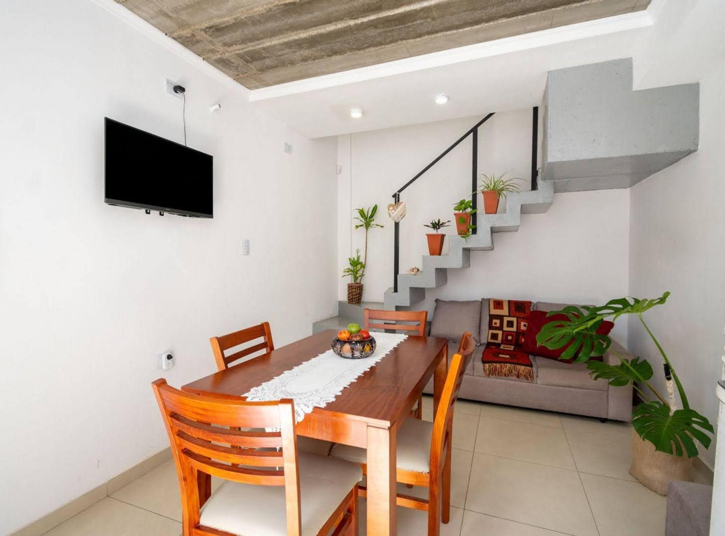 Foto de Se vende Dúplex en Barrio Sargento Cabral!, imagen 1