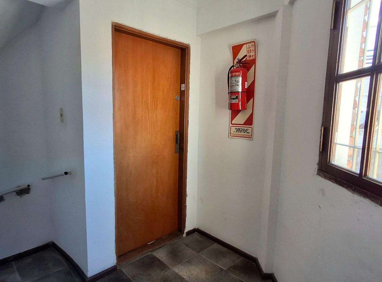 Foto de DPTO CON COCHERA EN BARRIO SUR | SOBRE URQUIZA, imagen 1