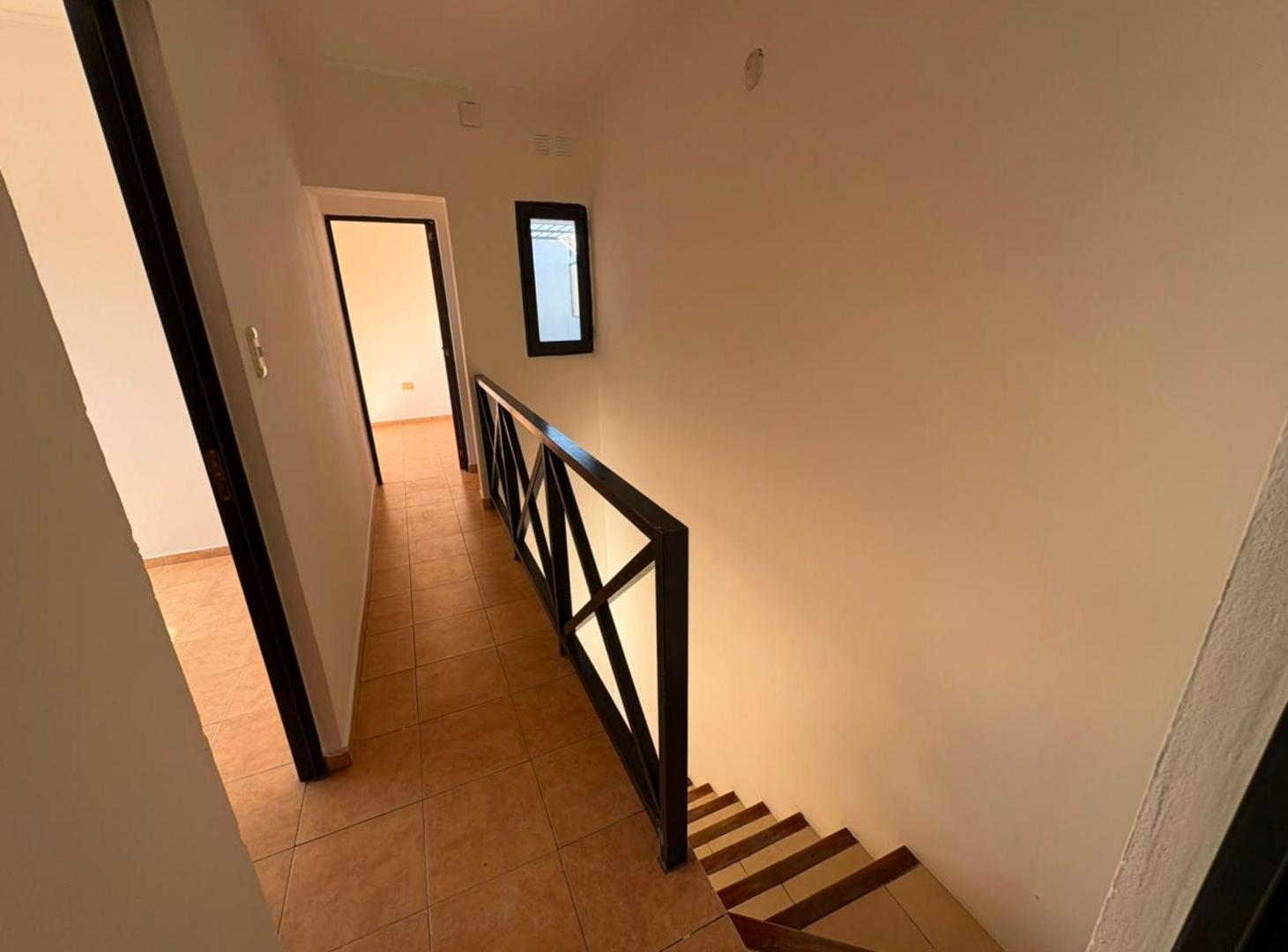 Foto de SE VENDE DUPLEX 2 DORM + COCHERA, SARGENTO CABRAL, imagen 2