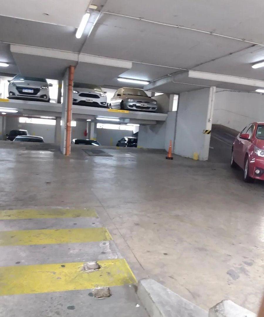 Foto de Cochera a la venta en en Zona "Sanatorios", imagen 1
