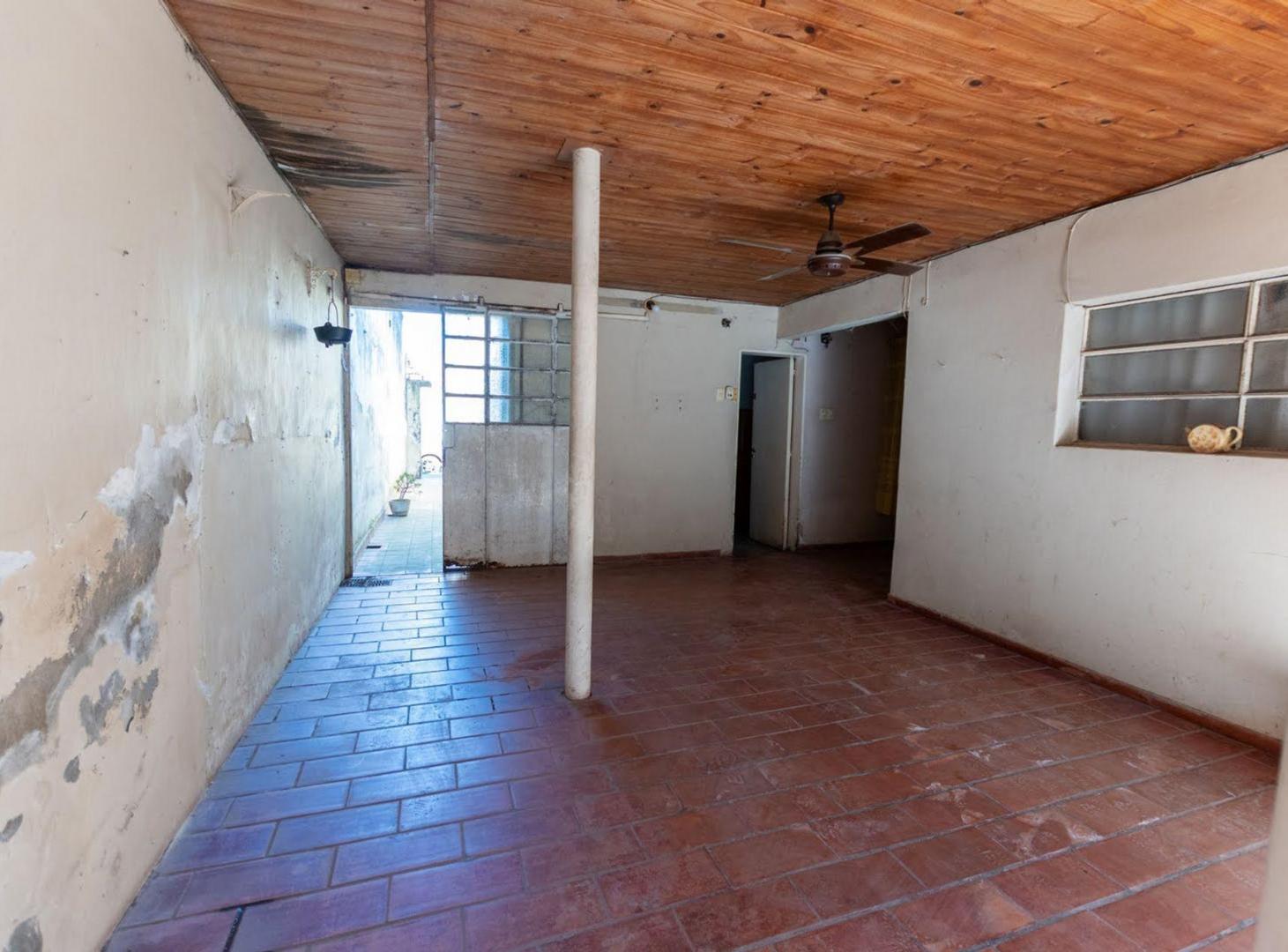 Foto de Oportunidad casa a refaccionar en Barrio Mayoraz, imagen 2