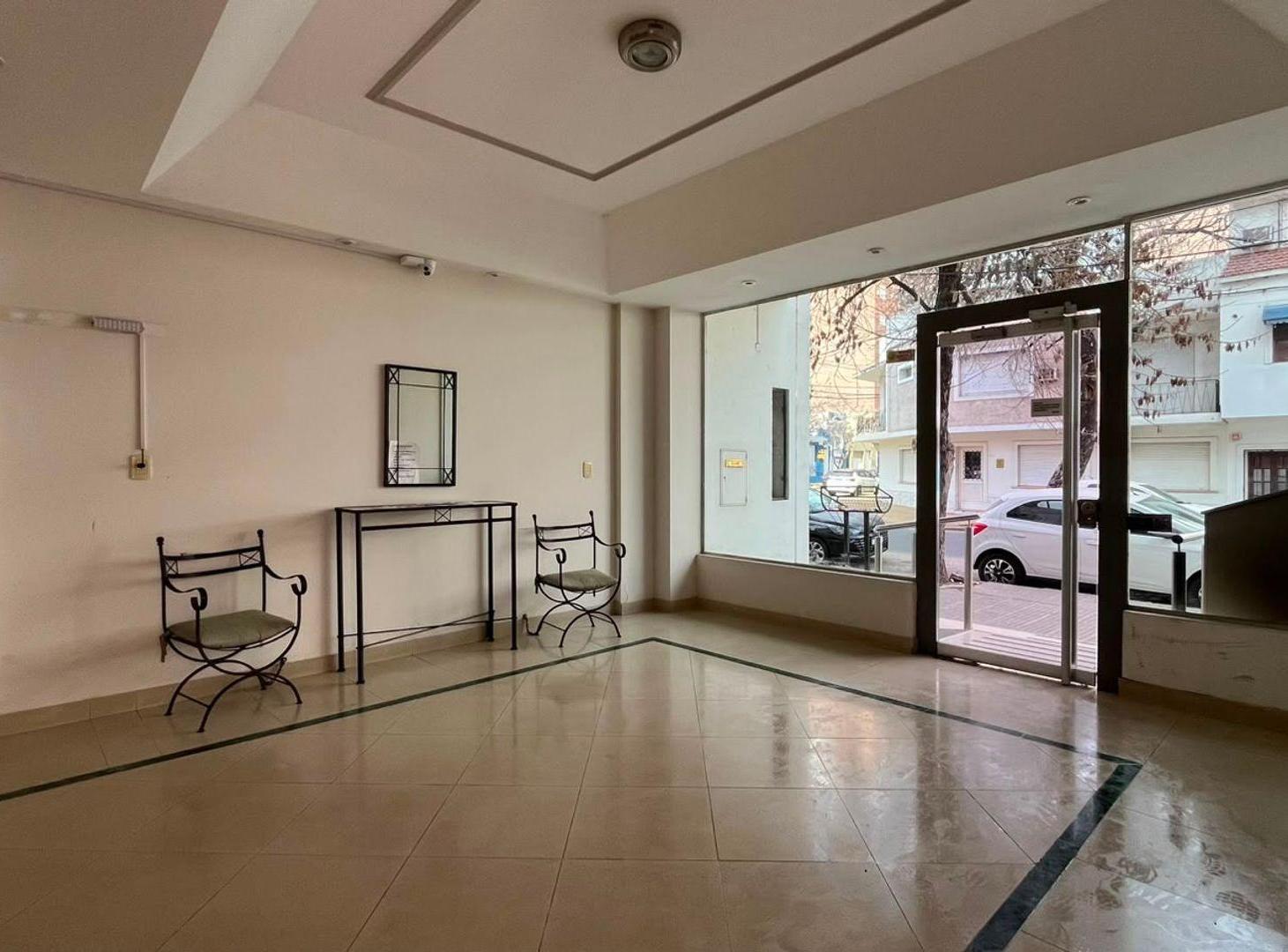 Foto de SE VENDE DEPARTAMENTO DE 2 DORMITORIOS Y COCHERA, imagen 2
