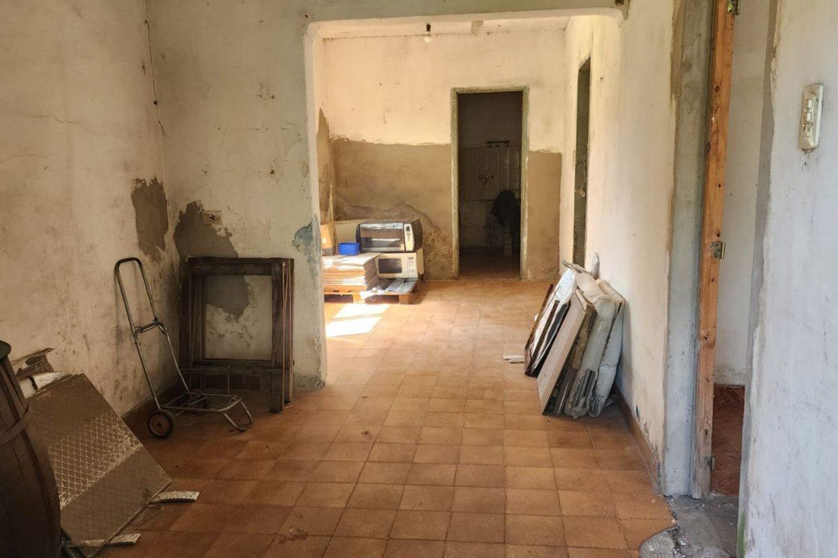 Foto de Ideal inversores casa a refaccionar + gran terreno, imagen 3