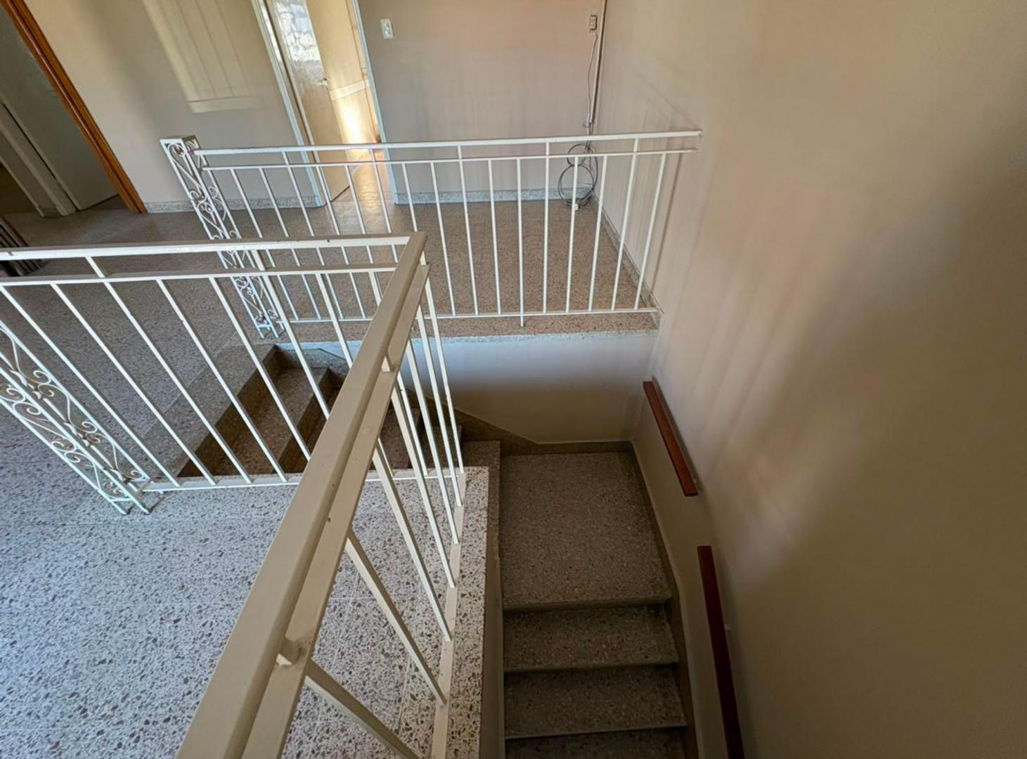 Foto de VENTA CASA EN PLANTA ALTA + LOCAL SOBRE A.GRAL PAZ, imagen 5