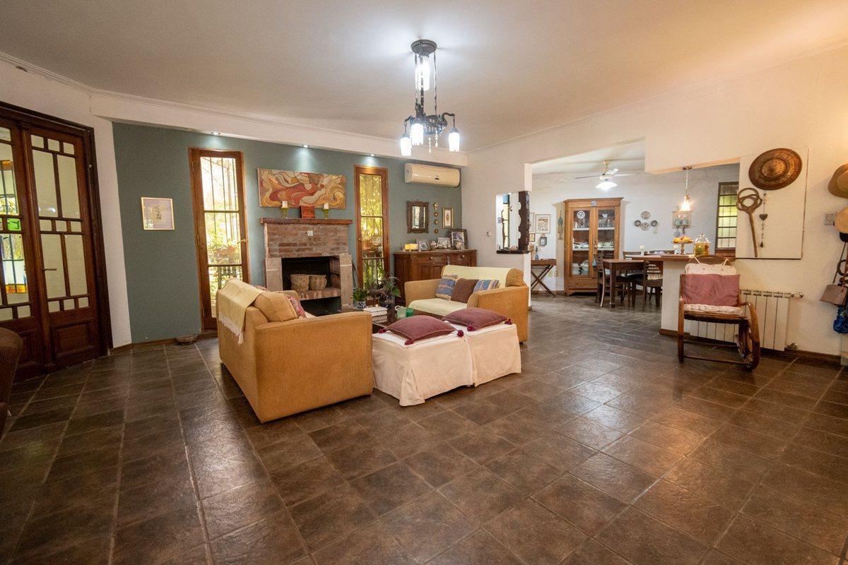 Foto de Casa Quinta con Pileta en Colastiné Norte - 1319m2, imagen 1