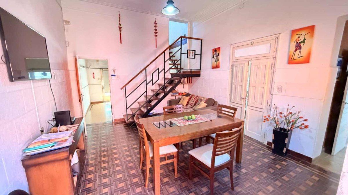 Foto de SE VENDE CASA CON PILETA + DPTO INTERNO, imagen 1