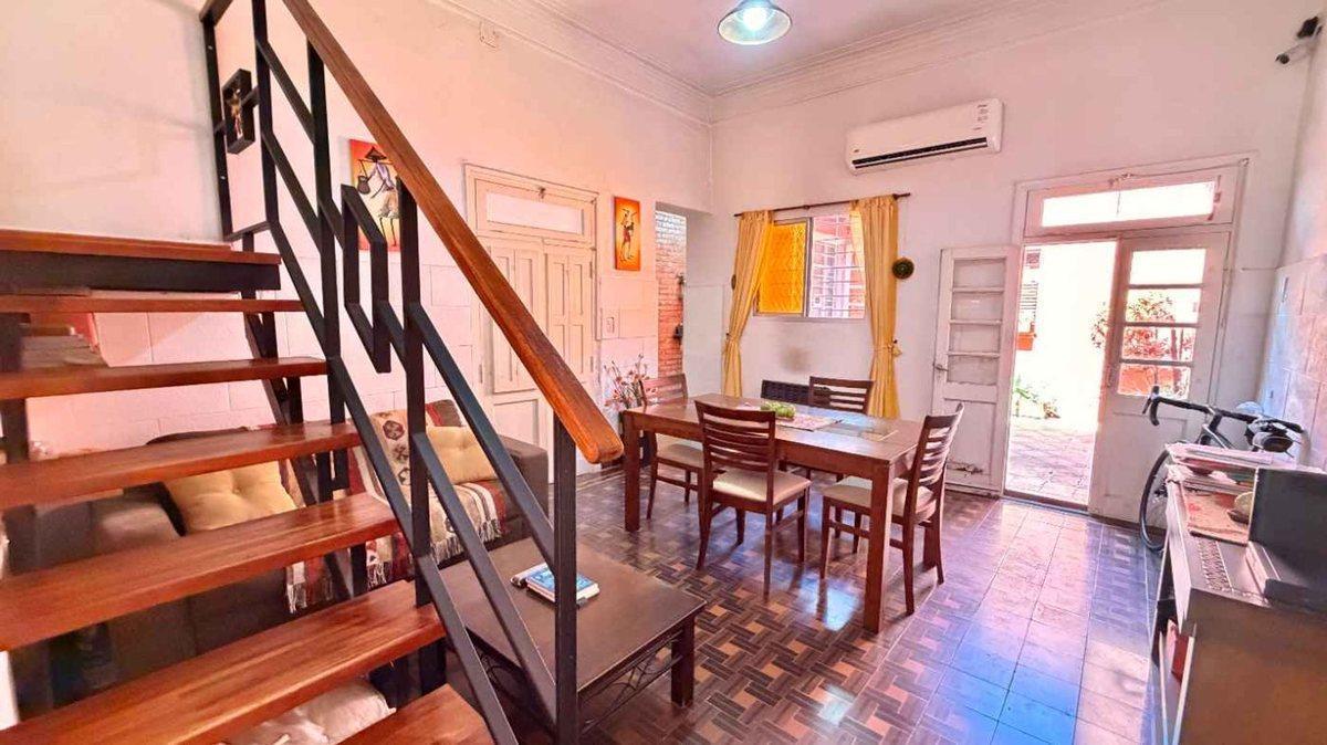 Foto de SE VENDE CASA CON PILETA + DPTO INTERNO, imagen 2