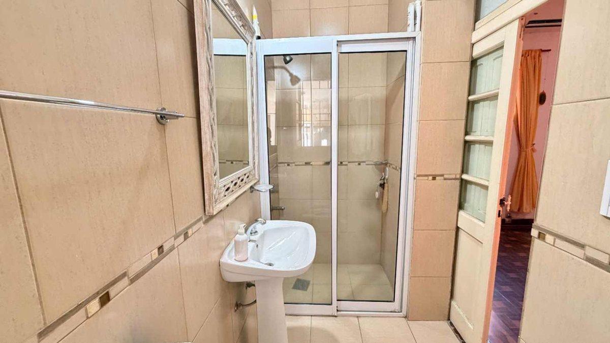 Foto de SE VENDE CASA CON PILETA + DPTO INTERNO, imagen 3