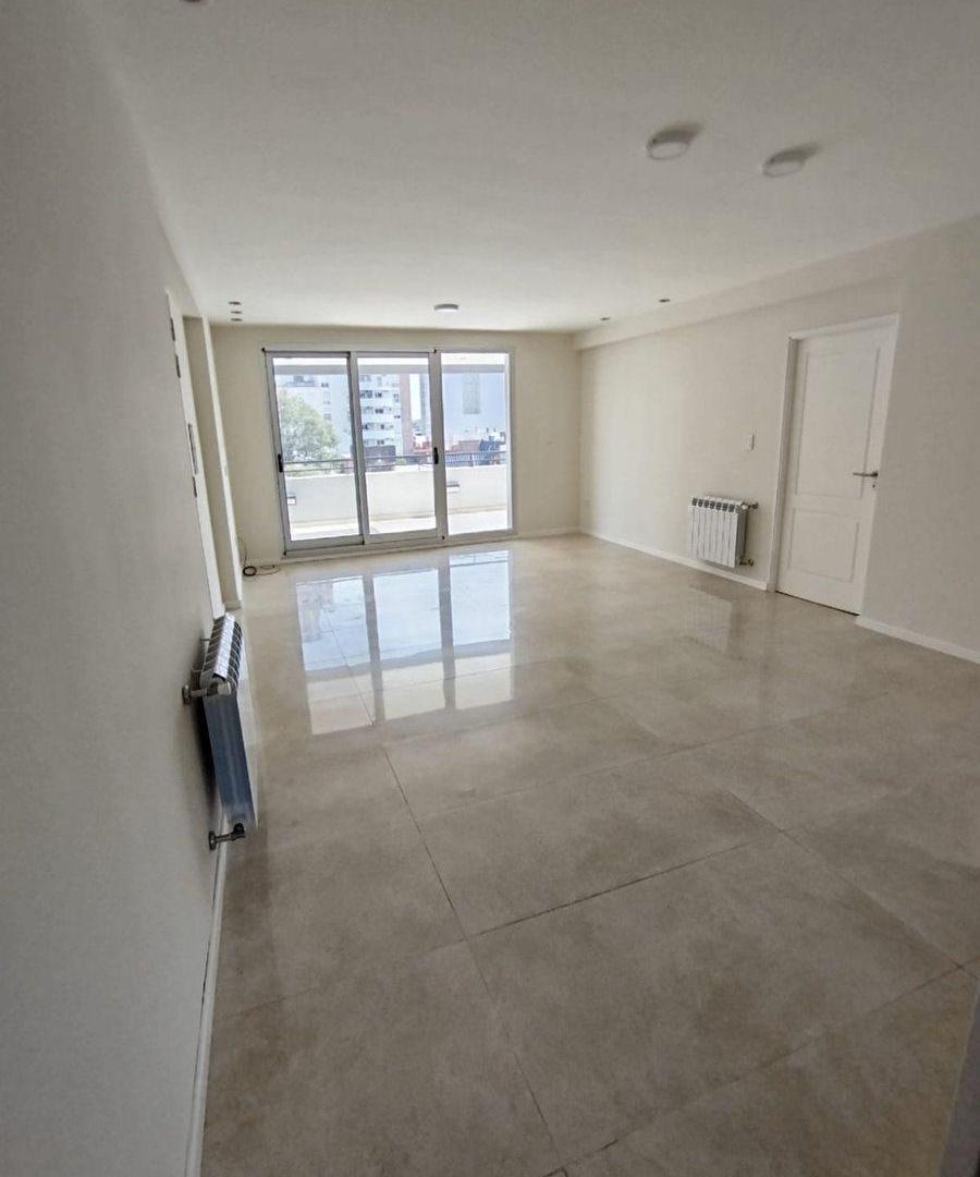 Foto de Dpto de 3 dorm y cochera categoria. Zona Sur, imagen 5