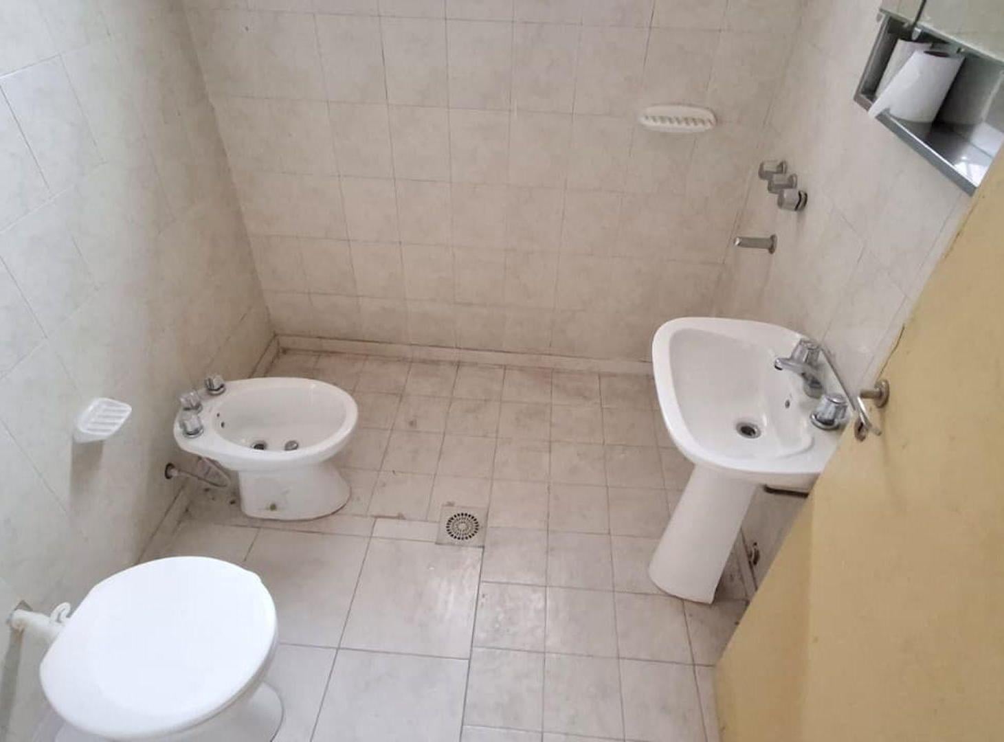 Foto de CASA CON PATIO A MTS DE GRAL. PAZ, imagen 4