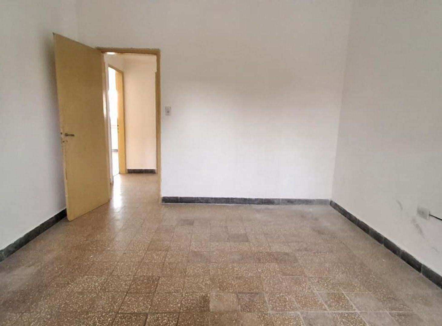 Foto de CASA CON PATIO A MTS DE GRAL. PAZ, imagen 5