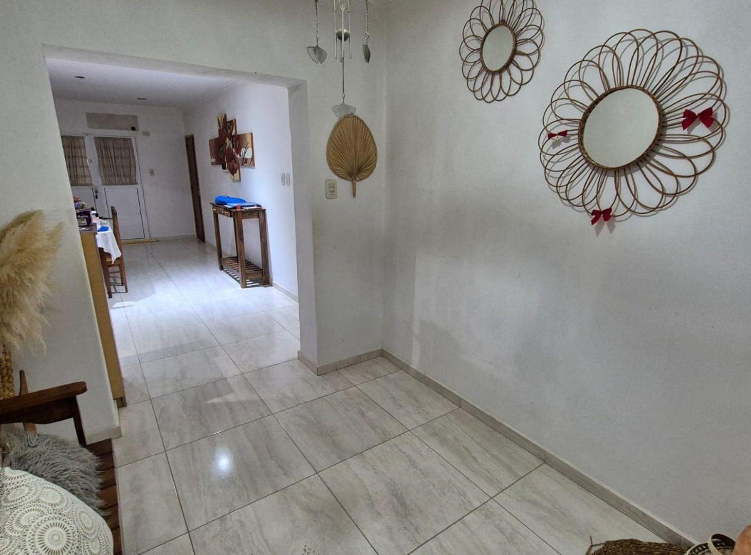 Foto de CASA 2 DORMITORIOS COCHERA Y PILETA SOBRE RUTA 5, imagen 1