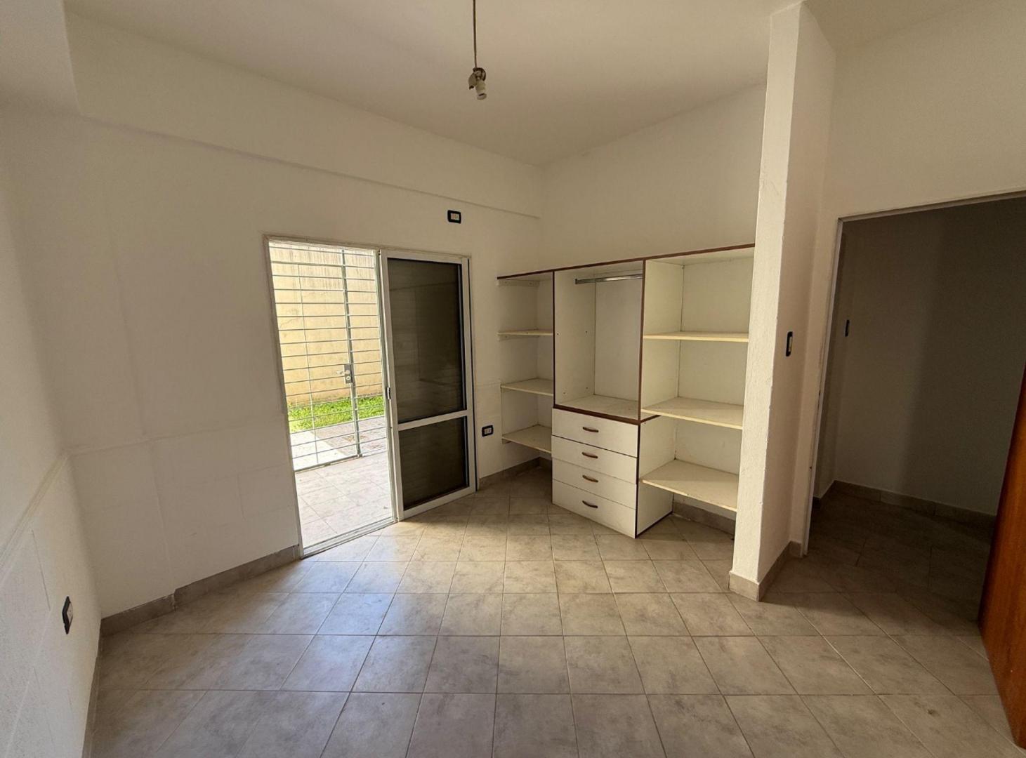 Foto de REMAX ALQUILA DPTO PB 1 D PATIO, AV GRAL PAZ 5451, imagen 5
