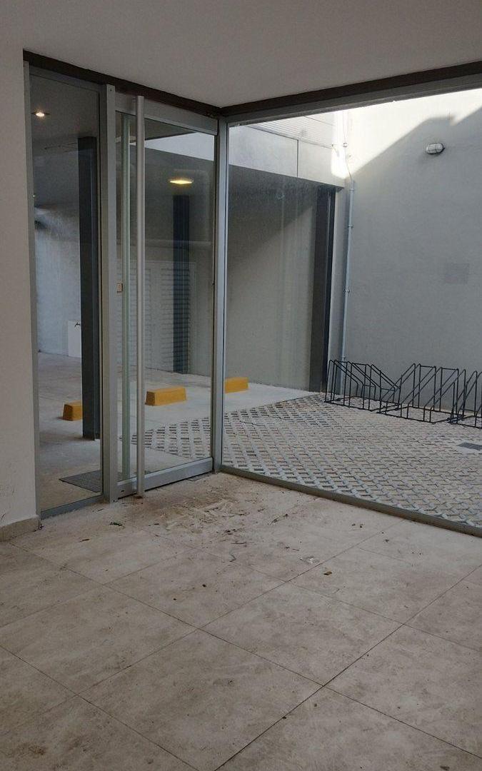 Foto de EN VENTA LOCAL COMERCIAL EN MACROCRENTRO, imagen 2