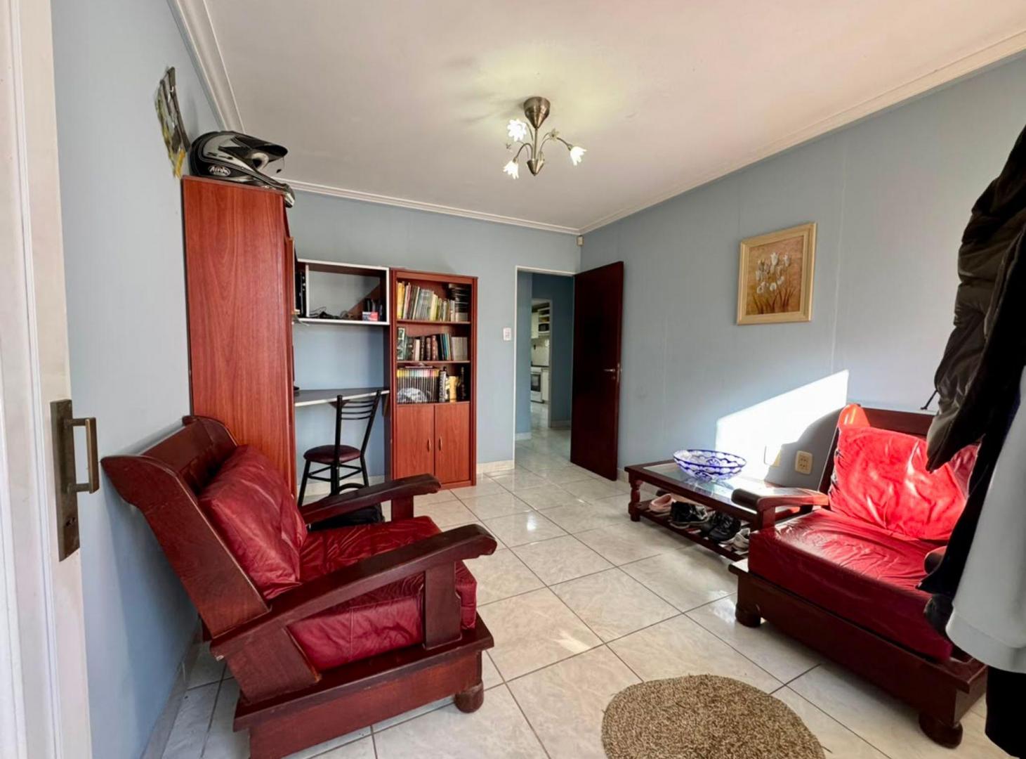 Foto de CASA EN VENTA DE 3 DORMITORIOS,COCHERA Y PATIO, imagen 1