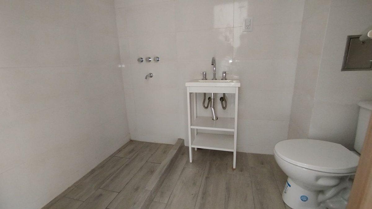 Foto de REMAX ALQUILA DEPARTAMENTO CON COCHERA, imagen 3