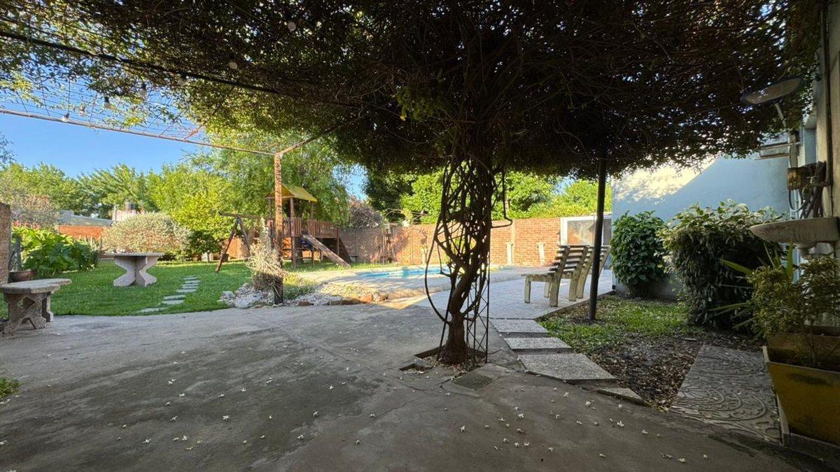 Foto de Casa en venta de 3 dorm, patio y pileta en SJN, imagen 4