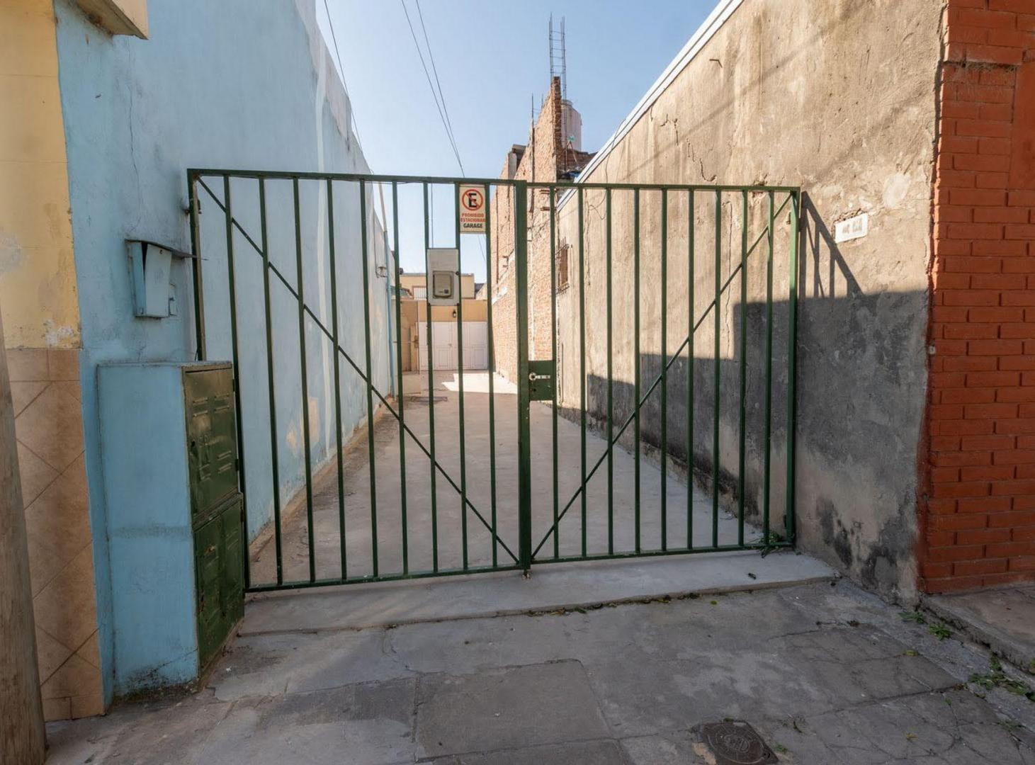 Foto de CASA EN VENTA 4 DORMITORIOS Y EXCELENTE UBICACIÓN, imagen 3