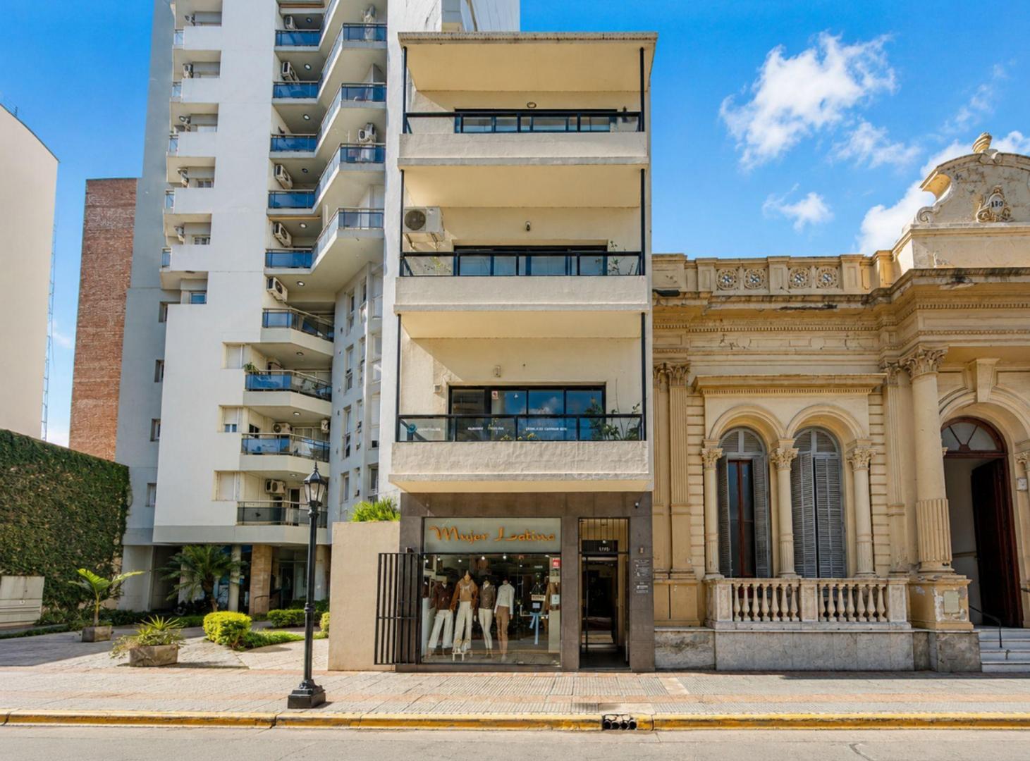 Foto de Oficina profesional en venta 56 m² + balcón., imagen 3