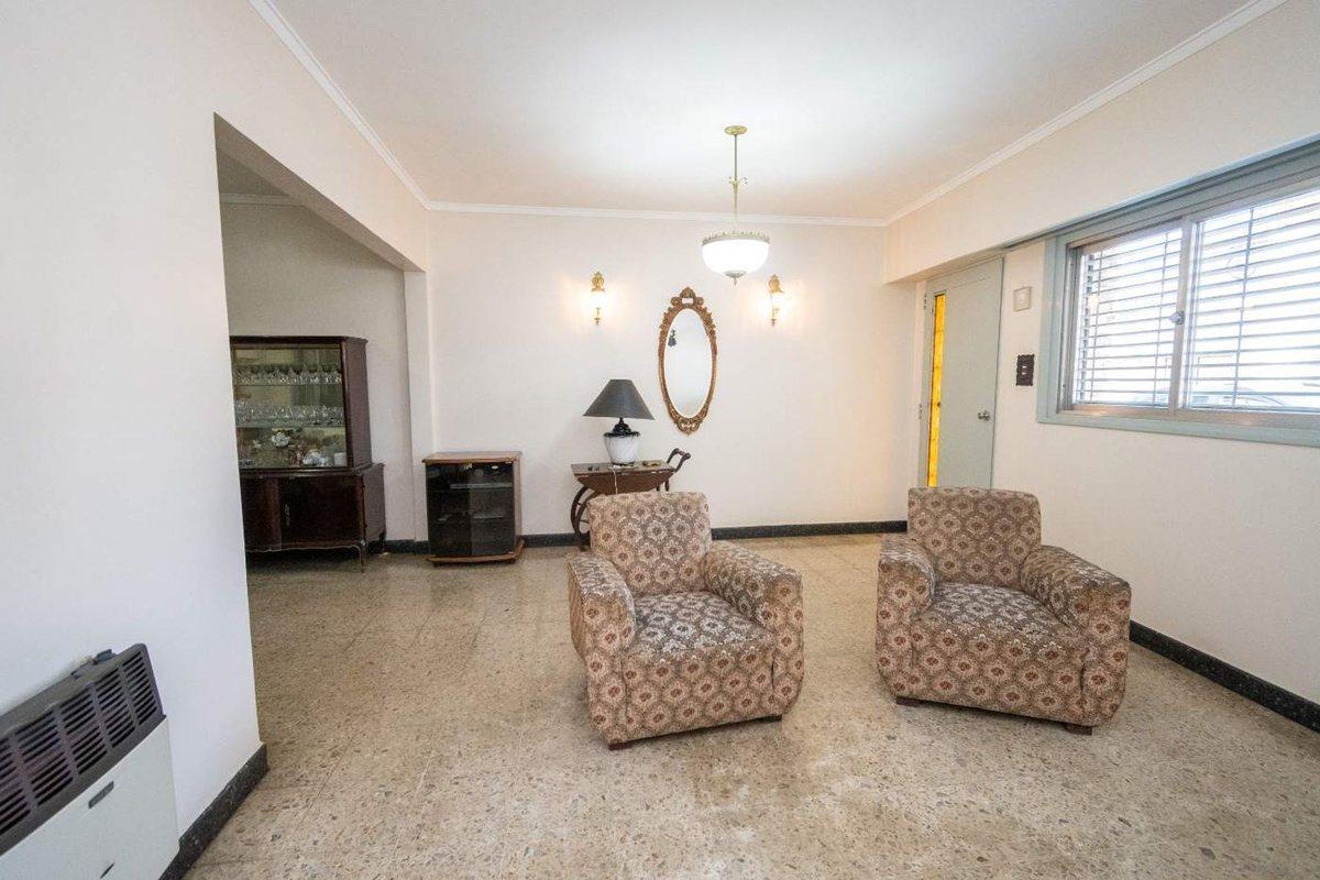 Foto de Casa de 4 dorm con cochera a mts de la Legislatura, imagen 5