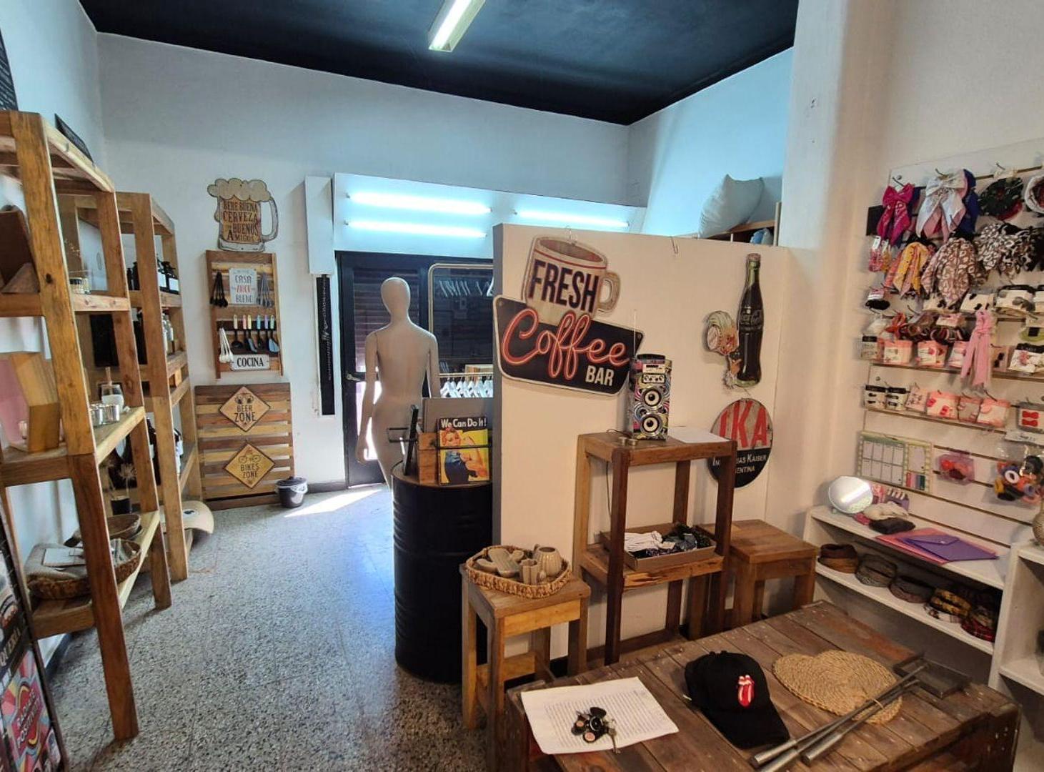 Foto de ALQUILER LOCAL SOBRE AV. ARISTOBULO DEL VALLE, imagen 2