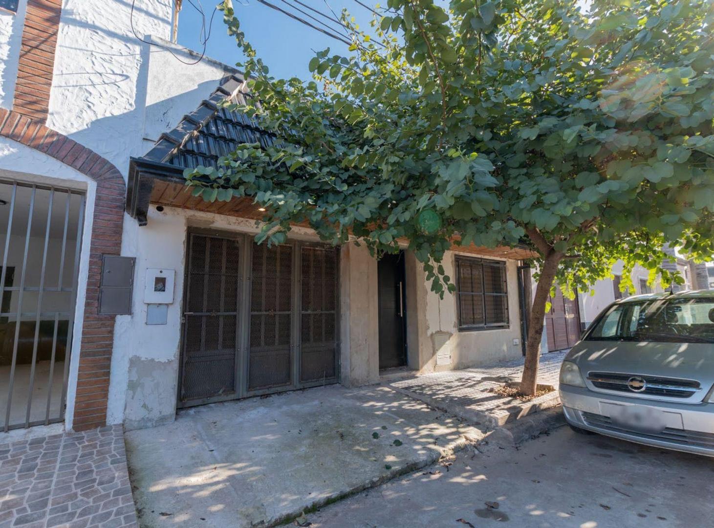 Foto de CASA CON AMPLIOS AMBIENTES EN BARRIO CANDIOTI, imagen 5