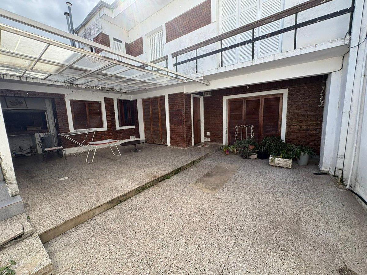 Foto de VENTA CASA INTERNA SARGENTO CABRAL, 3 DORM + PATIO, imagen 3