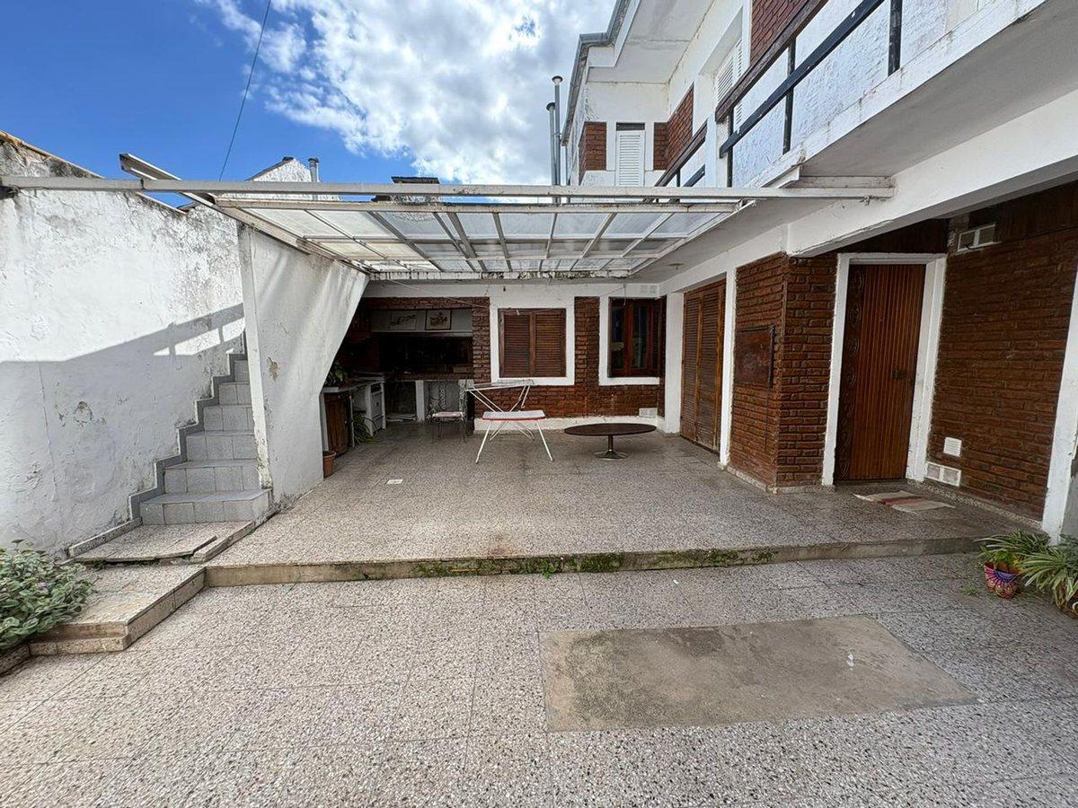 Foto de VENTA CASA INTERNA SARGENTO CABRAL, 3 DORM + PATIO, imagen 4