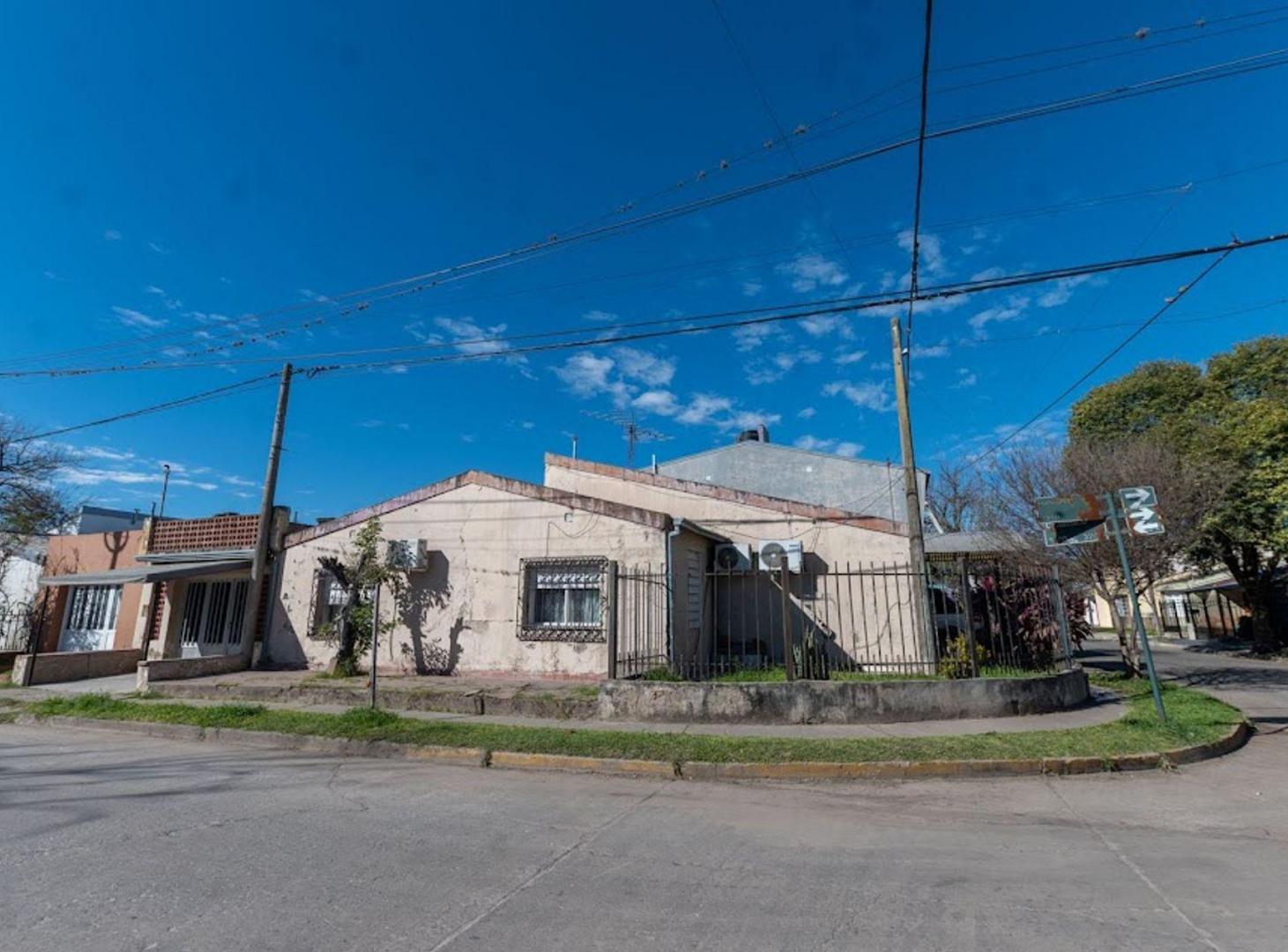 Foto de CASA DE 3 DORMITORIOS Y COCHERA EN SANTO TOMÉ, imagen 4