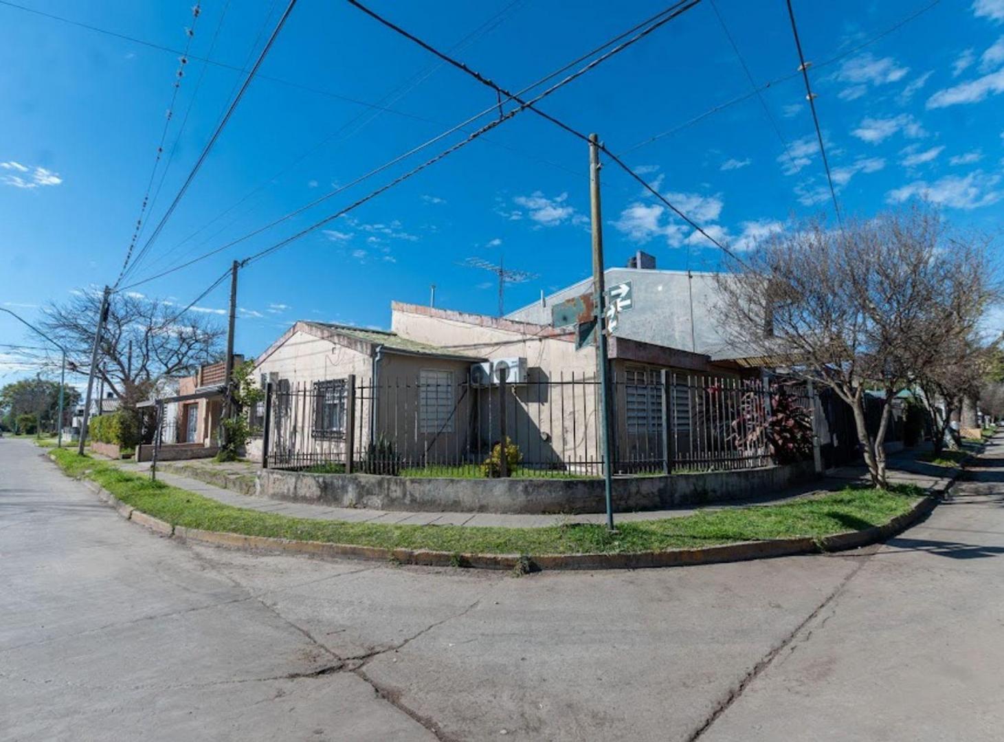 Foto de CASA DE 3 DORMITORIOS Y COCHERA EN SANTO TOMÉ, imagen 1