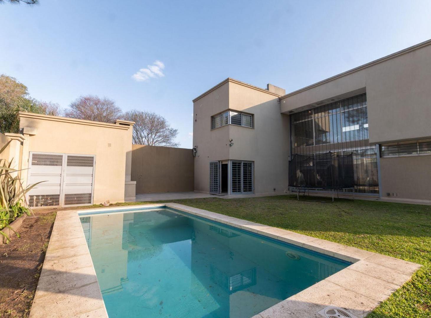 Foto de CASA ESTILO COUNTRY EN BOSQUES DE LA SALLE, imagen 1