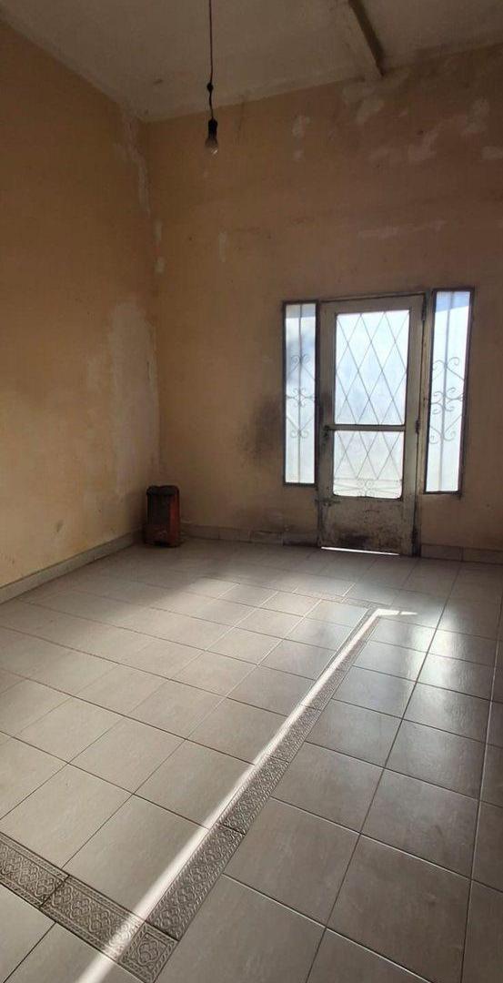 Foto de Amplia casa a refaccionar, imagen 1