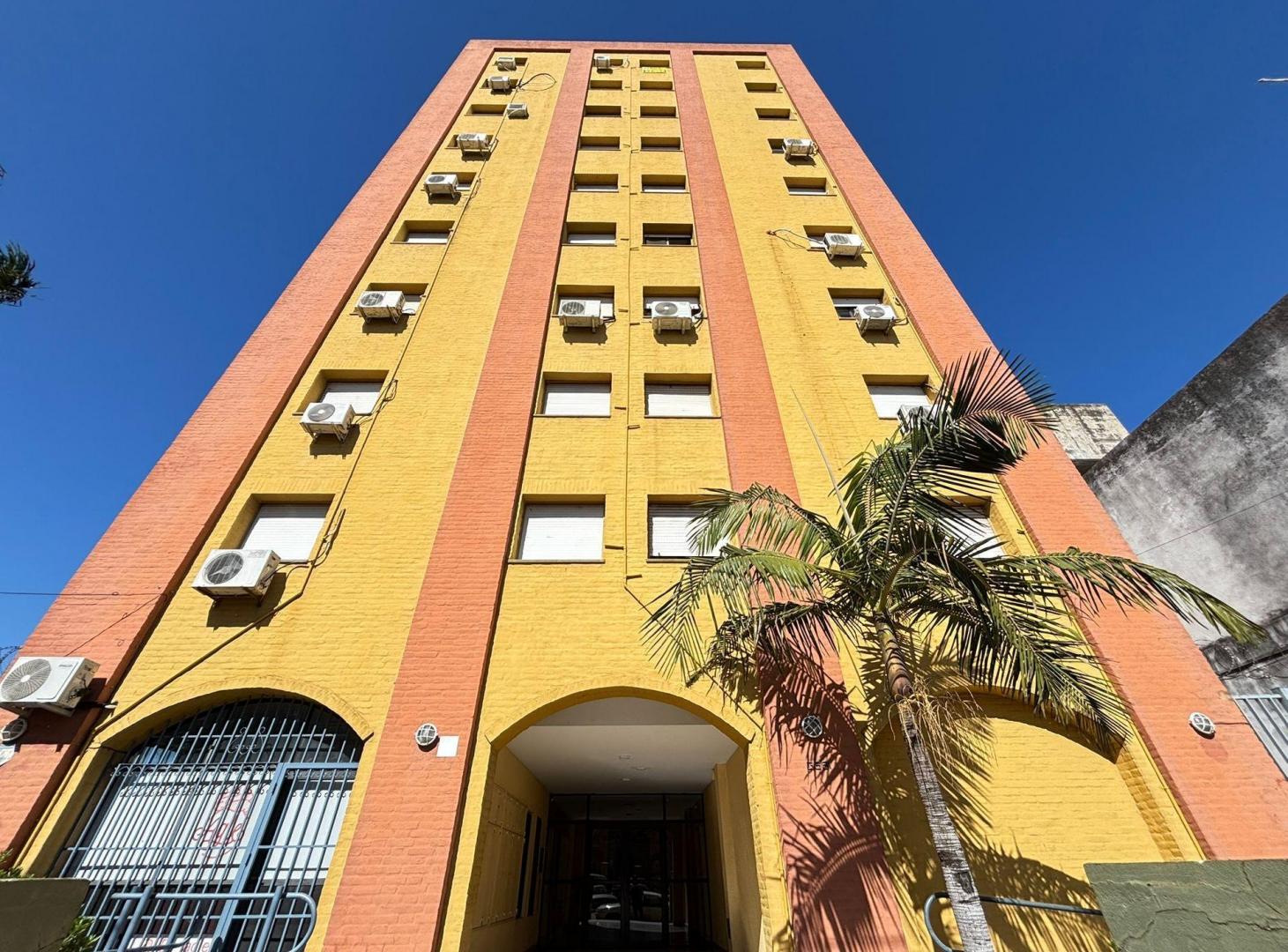 Foto de Venta Departamento 3 dormitorios y cochera, imagen 3