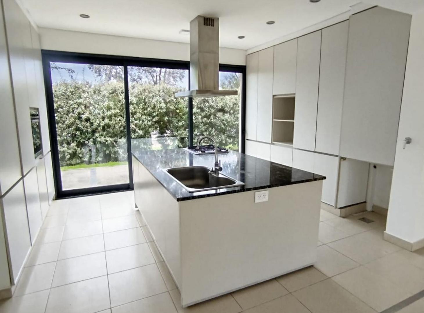Foto de Casa de Categoría en Altos de la Ribera - Alquiler, imagen 4