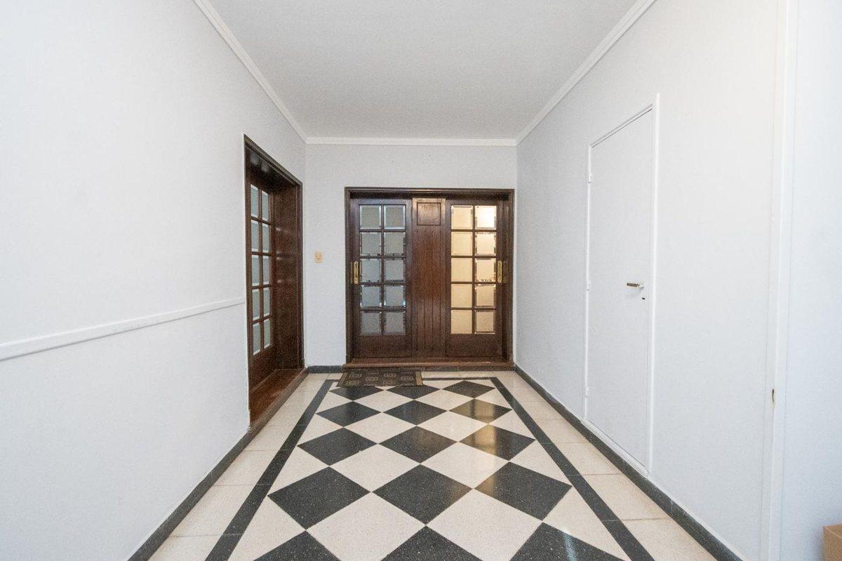 Foto de CASA DE CATEGORÍA SOBRE AV. GRAL LOPEZ, imagen 3