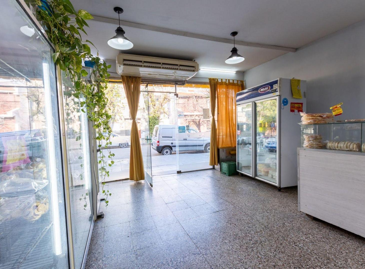 Foto de VENTA LOCAL COMERCIAL + DEPARTAMENTO, imagen 2